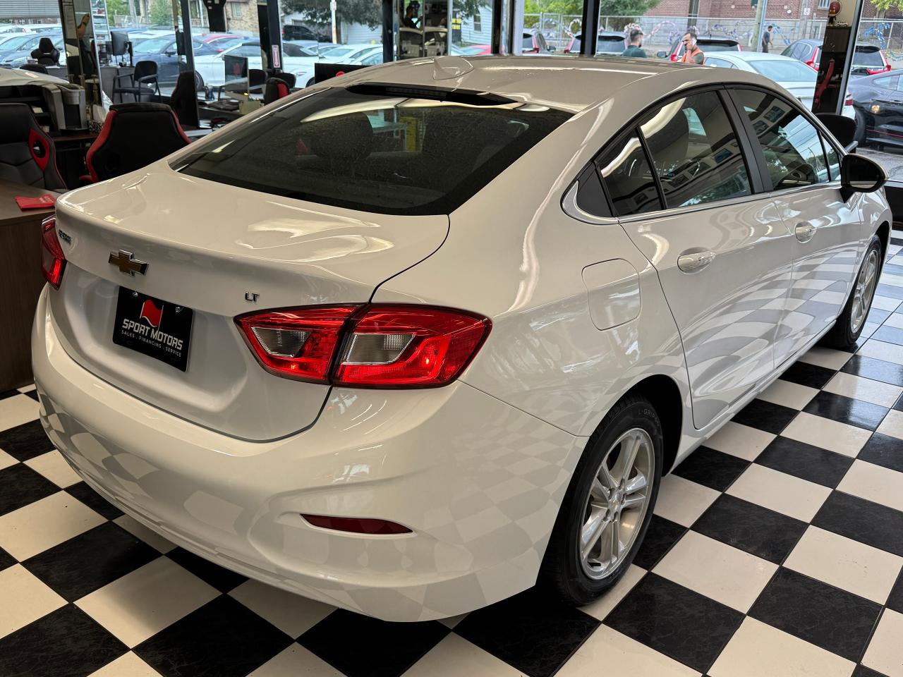 2018 Chevrolet Cruze LT+New Brakes+ApplePlay+Remote Start+CLEAN CARFAX Photo6