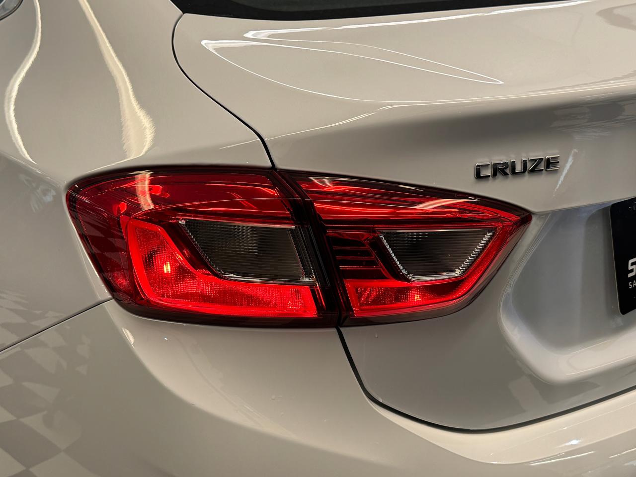2018 Chevrolet Cruze LT+New Brakes+ApplePlay+Remote Start+CLEAN CARFAX Photo59