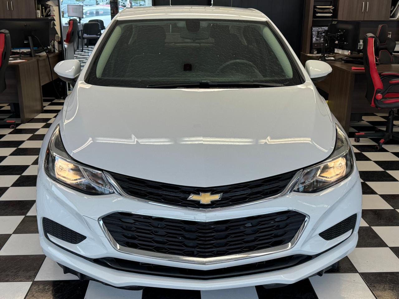 2018 Chevrolet Cruze LT+New Brakes+ApplePlay+Remote Start+CLEAN CARFAX Photo71