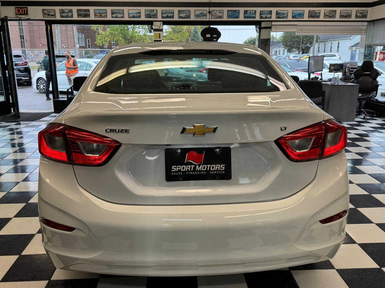 2018 Chevrolet Cruze LT+New Brakes+ApplePlay+Remote Start+CLEAN CARFAX Photo68