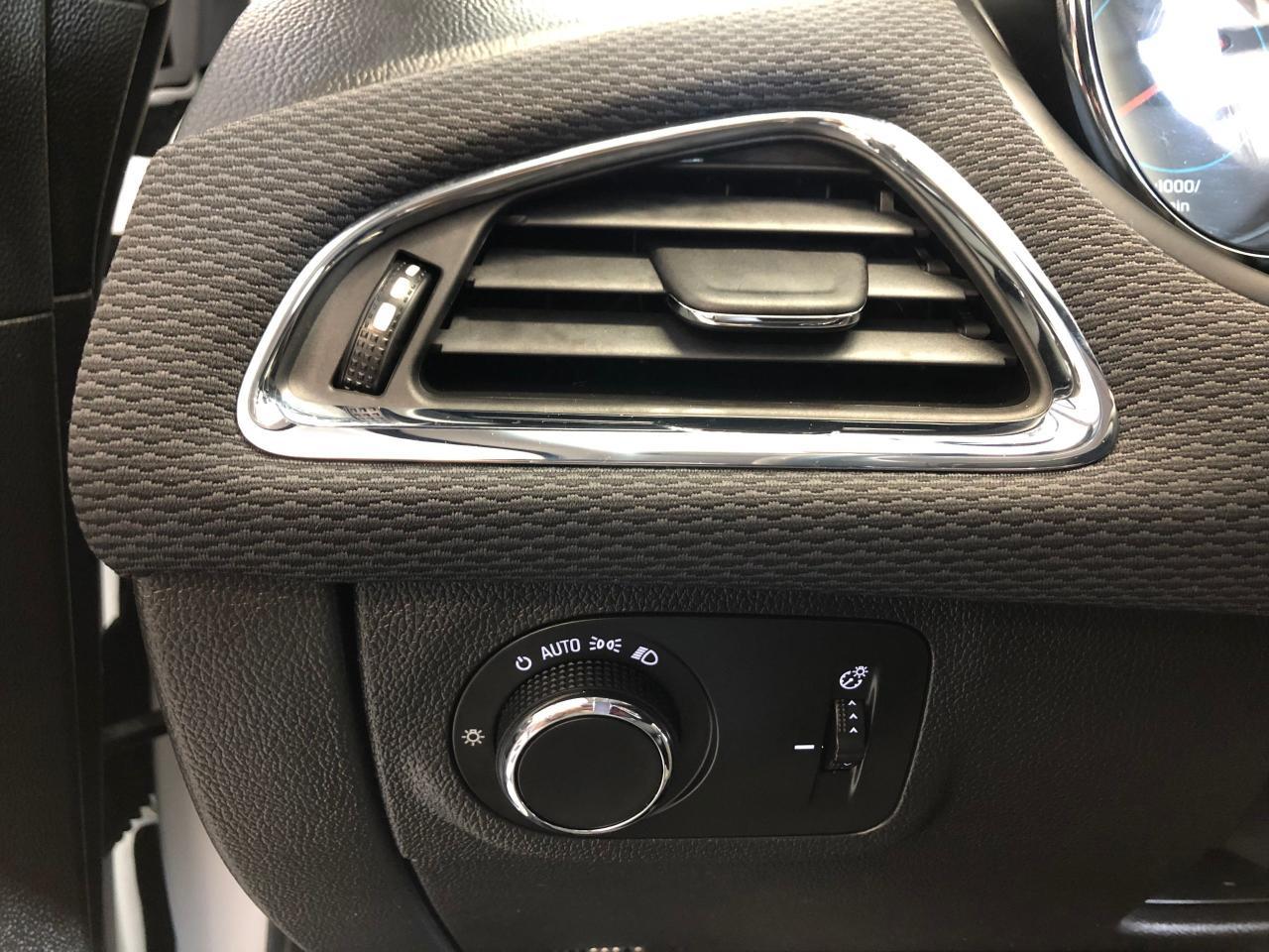 2018 Chevrolet Cruze LT+New Brakes+ApplePlay+Remote Start+CLEAN CARFAX - Photo #50