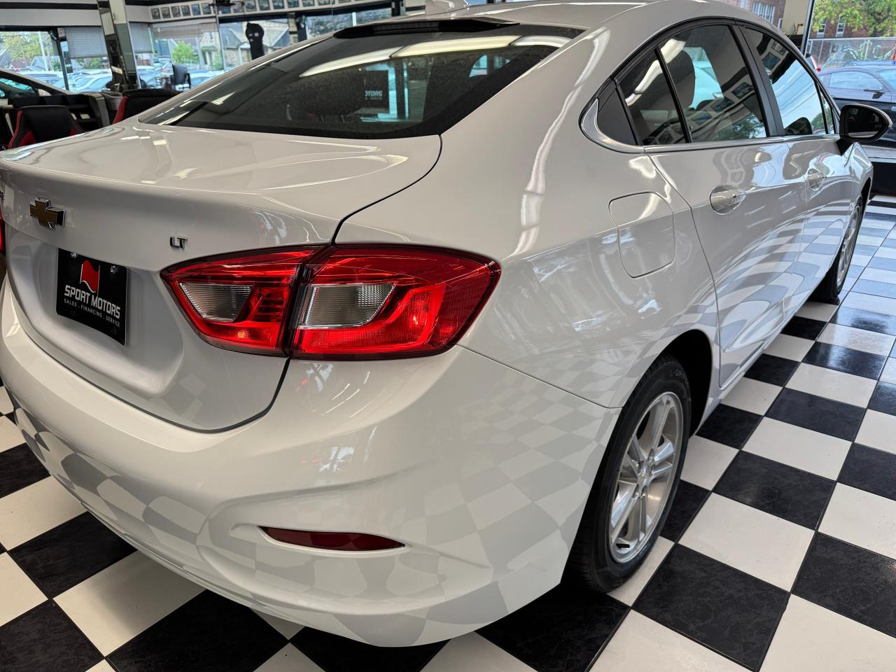 2018 Chevrolet Cruze LT+New Brakes+ApplePlay+Remote Start+CLEAN CARFAX Photo99