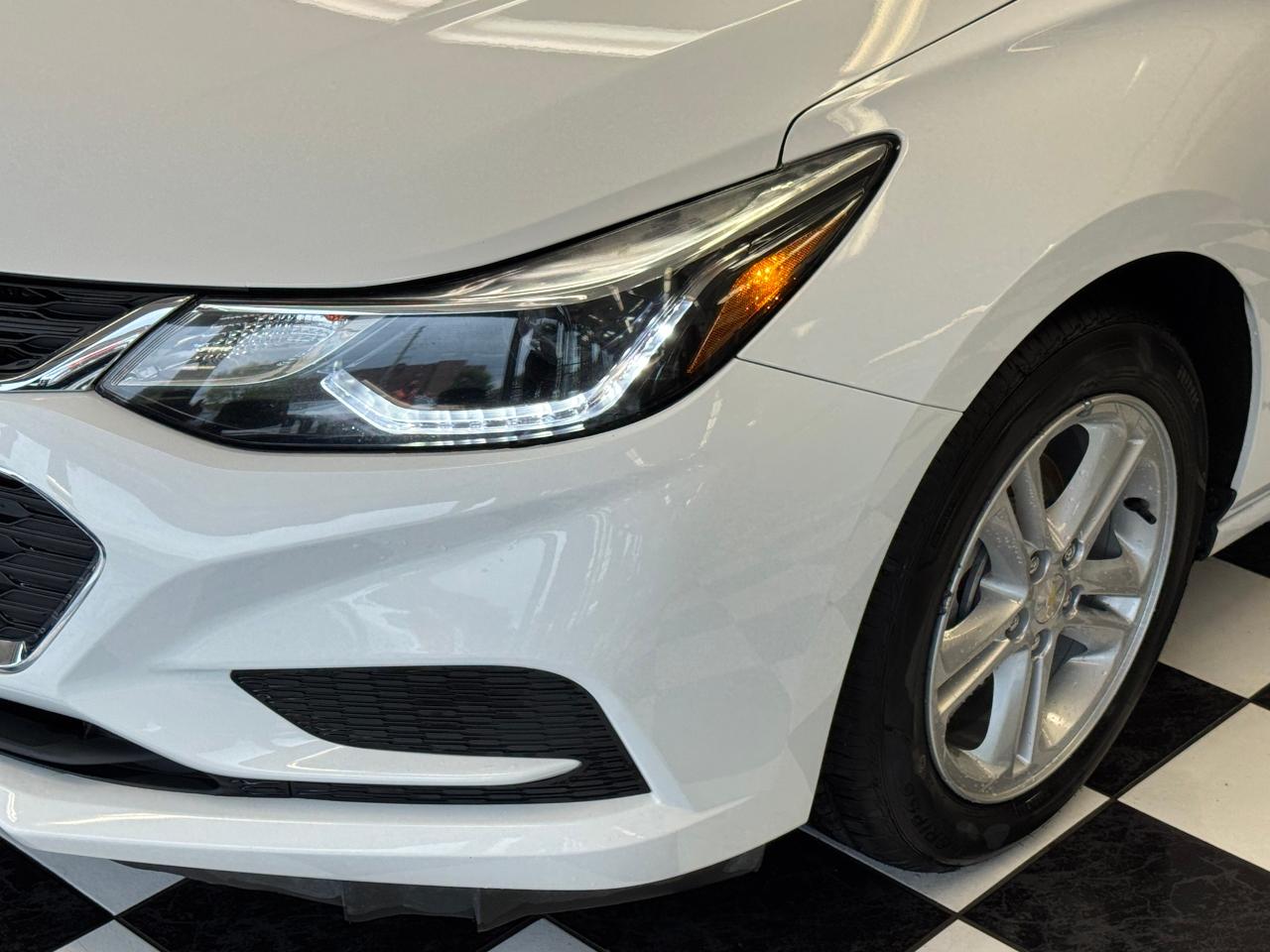 2018 Chevrolet Cruze LT+New Brakes+ApplePlay+Remote Start+CLEAN CARFAX Photo97