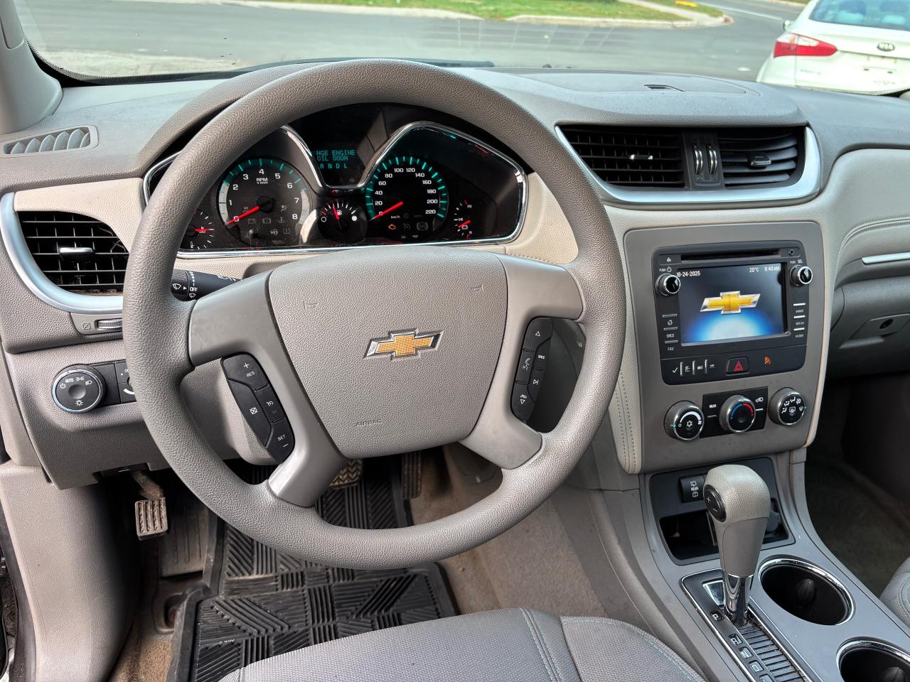 2016 Chevrolet Traverse LS - Photo #10