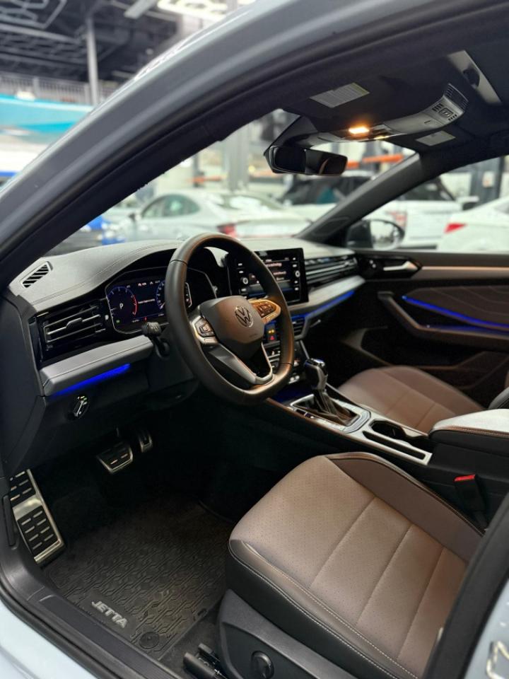 2025 Volkswagen Jetta 1.5T Comfortline - Photo #5