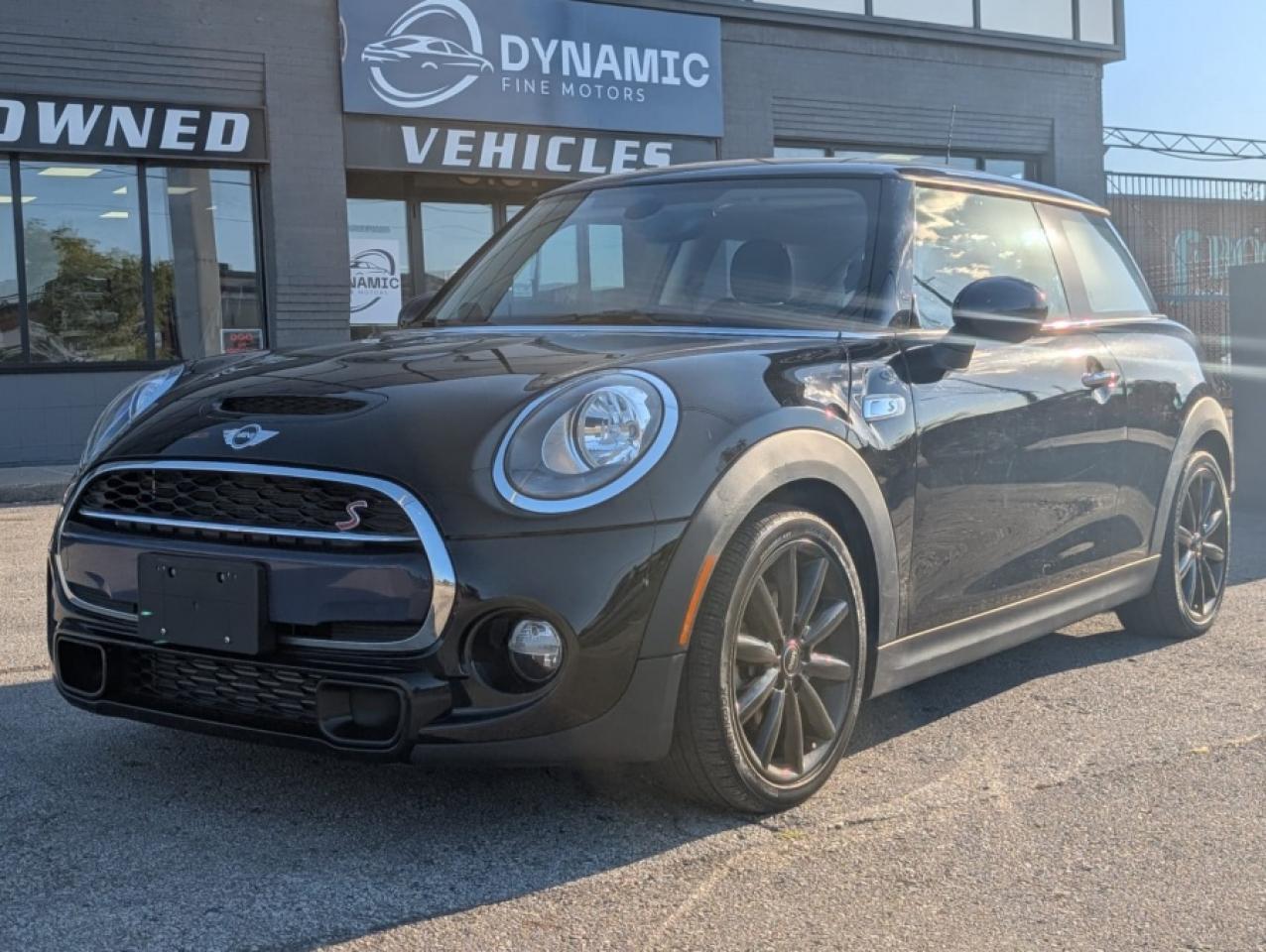 Used 2017 MINI Cooper Hardtop 2 Door COOPER S / 40K / SUNROOF / AUTOMATIC for sale in North York, ON