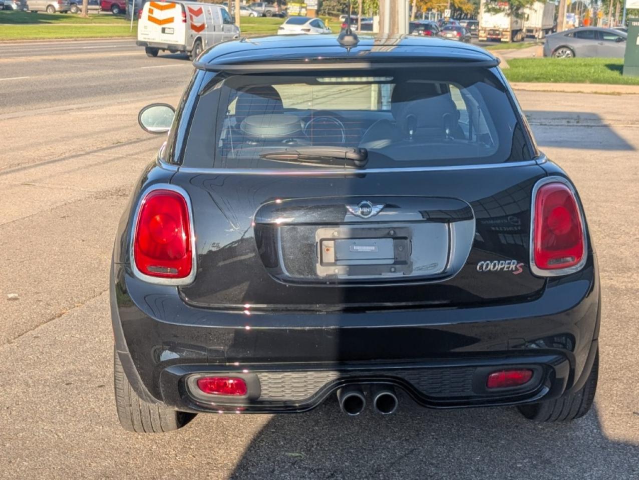 2017 MINI Cooper Hardtop 2 Door COOPER S / 40K / SUNROOF / AUTOMATIC - Photo #5