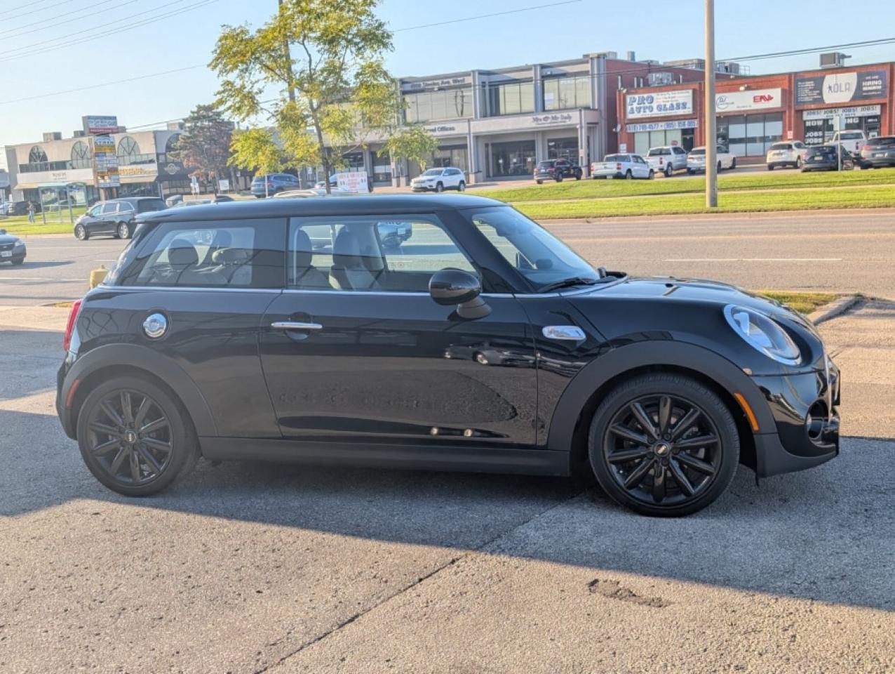 2017 MINI Cooper Hardtop 2 Door COOPER S / 40K / SUNROOF / AUTOMATIC - Photo #7