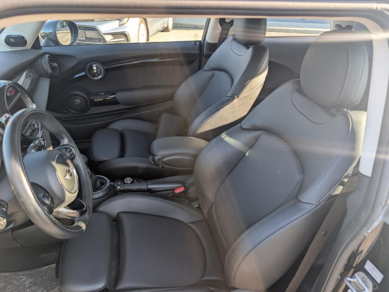 2017 MINI Cooper Hardtop 2 Door COOPER S / 40K / SUNROOF / AUTOMATIC - Photo #10