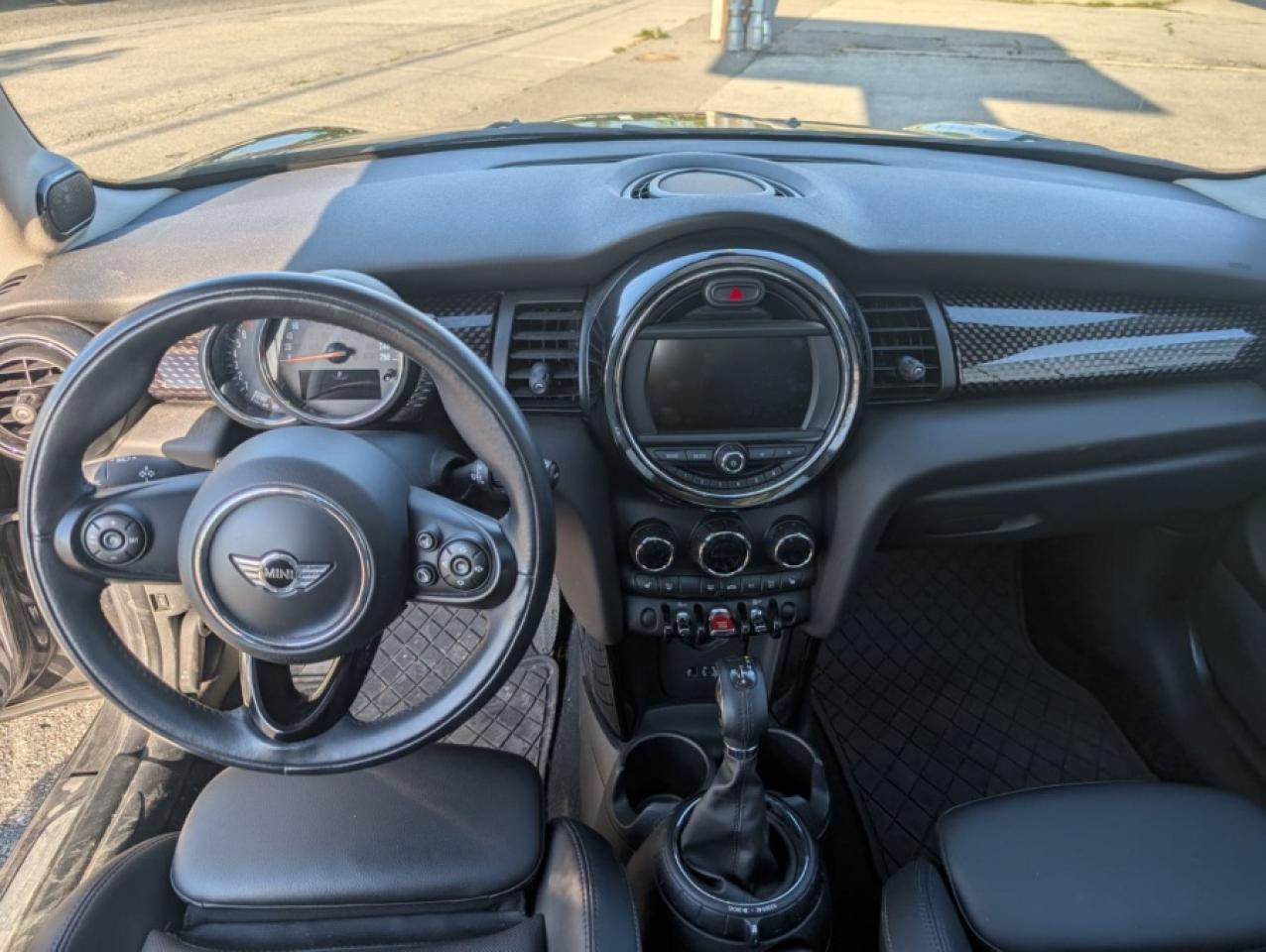 2017 MINI Cooper Hardtop 2 Door COOPER S / 40K / SUNROOF / AUTOMATIC - Photo #11