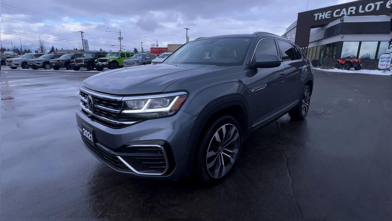 2021 Volkswagen Atlas Cross Sport 2.0 TSI Execline AWD, MOONROOF, LEATHER SEATS, SIRIUS XM, NAV, POWER LIFTGATE, BACK UP CAM!! Photo