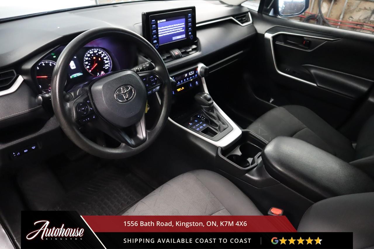2021 Toyota RAV4 LE REARVIEW CAM - AWD Photo
