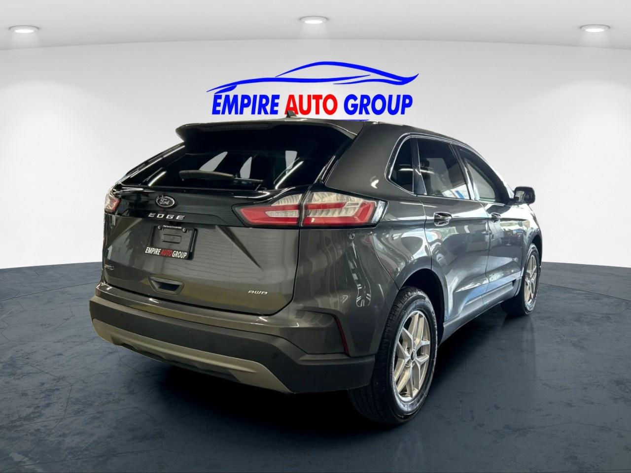 2023 Ford Edge SEL Photo
