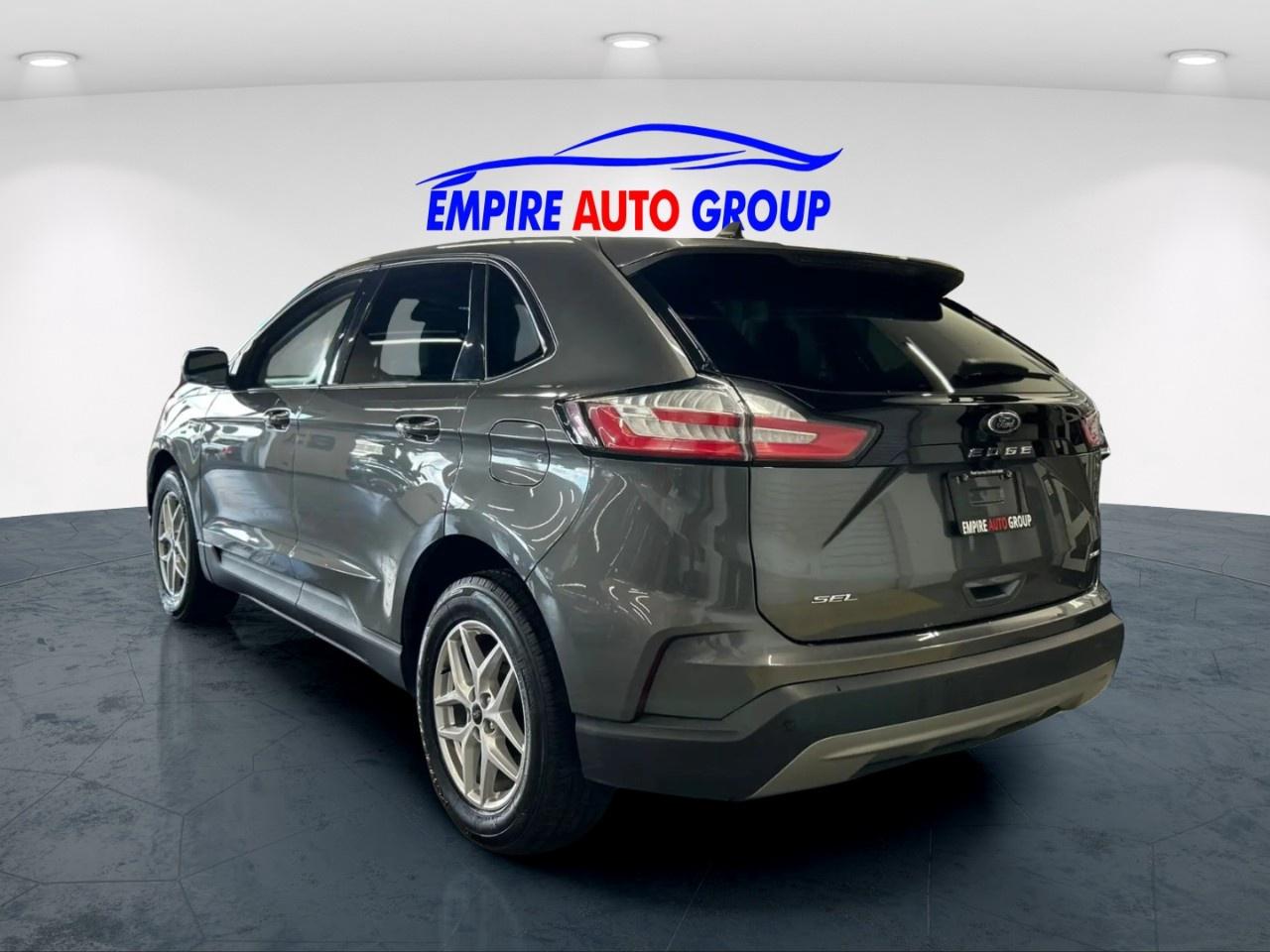 2023 Ford Edge SEL Photo3