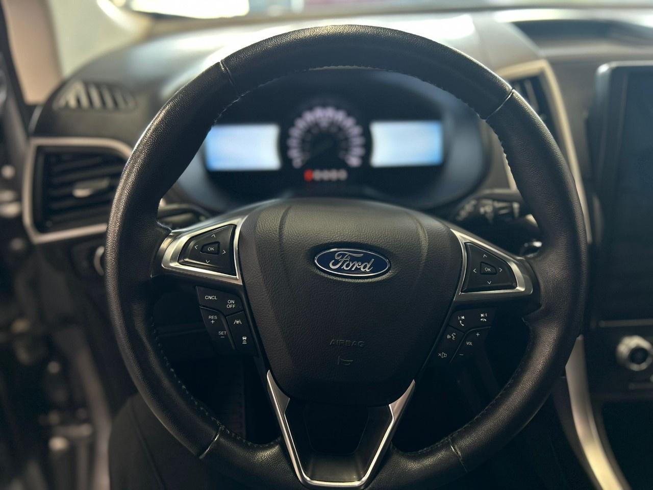 2023 Ford Edge SEL Photo