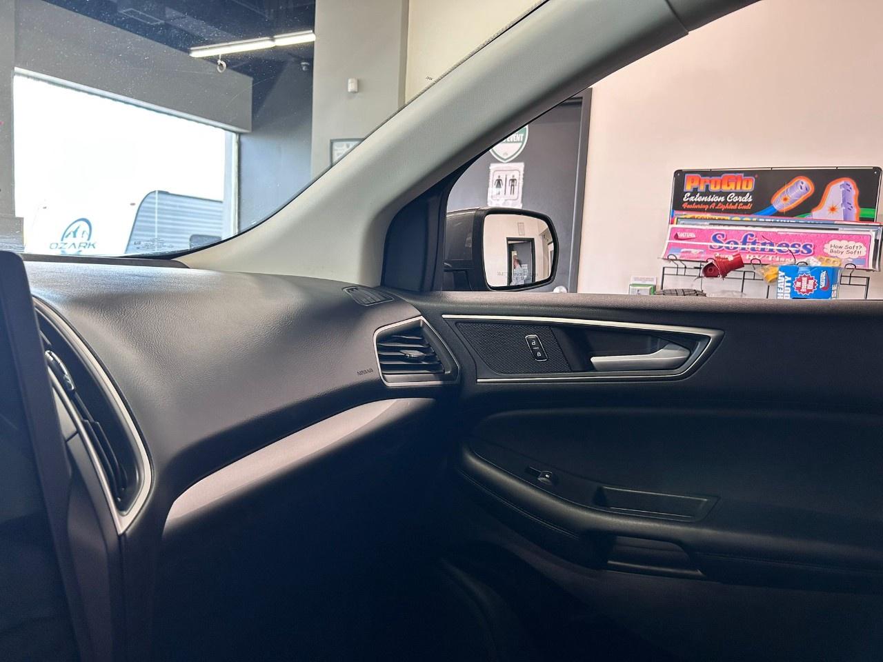 2023 Ford Edge SEL Photo