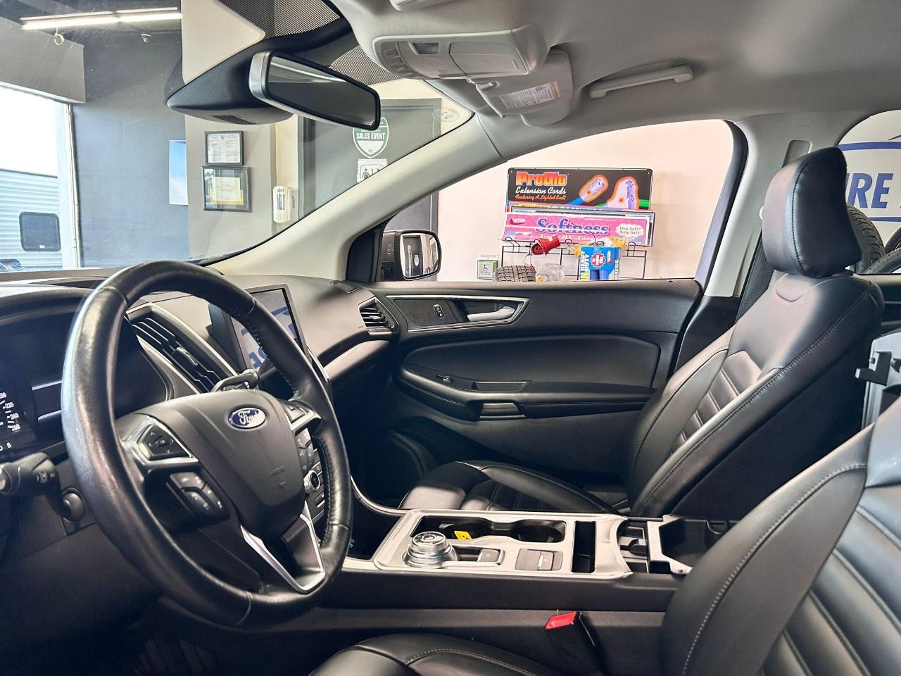 2023 Ford Edge SEL Photo