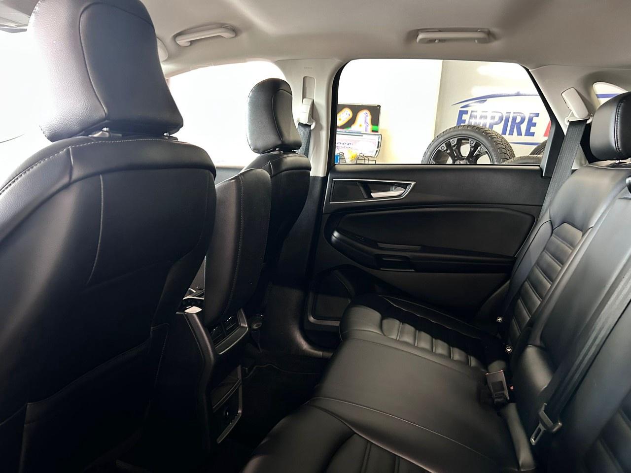 2023 Ford Edge SEL Photo