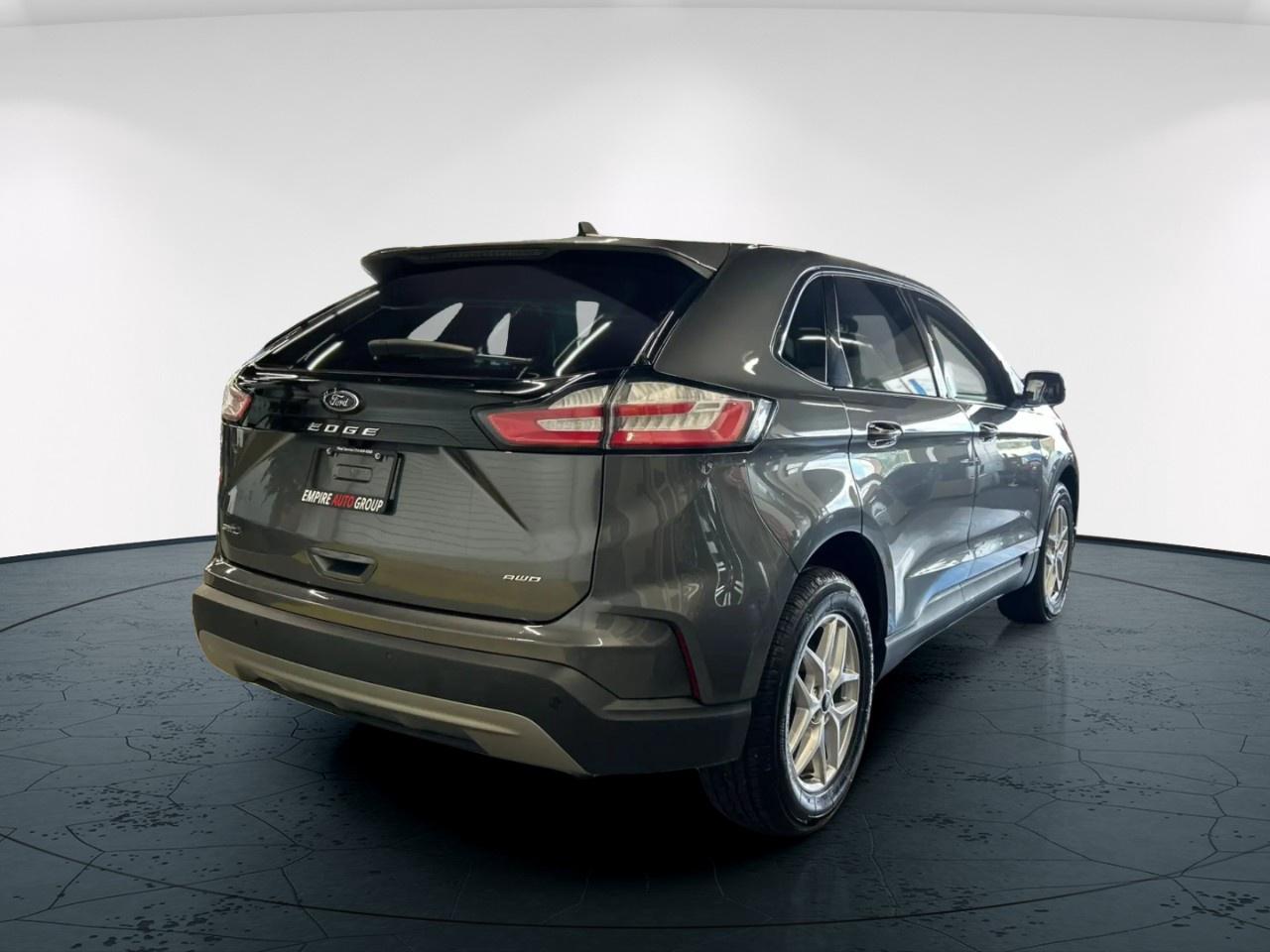 2023 Ford Edge SEL Photo