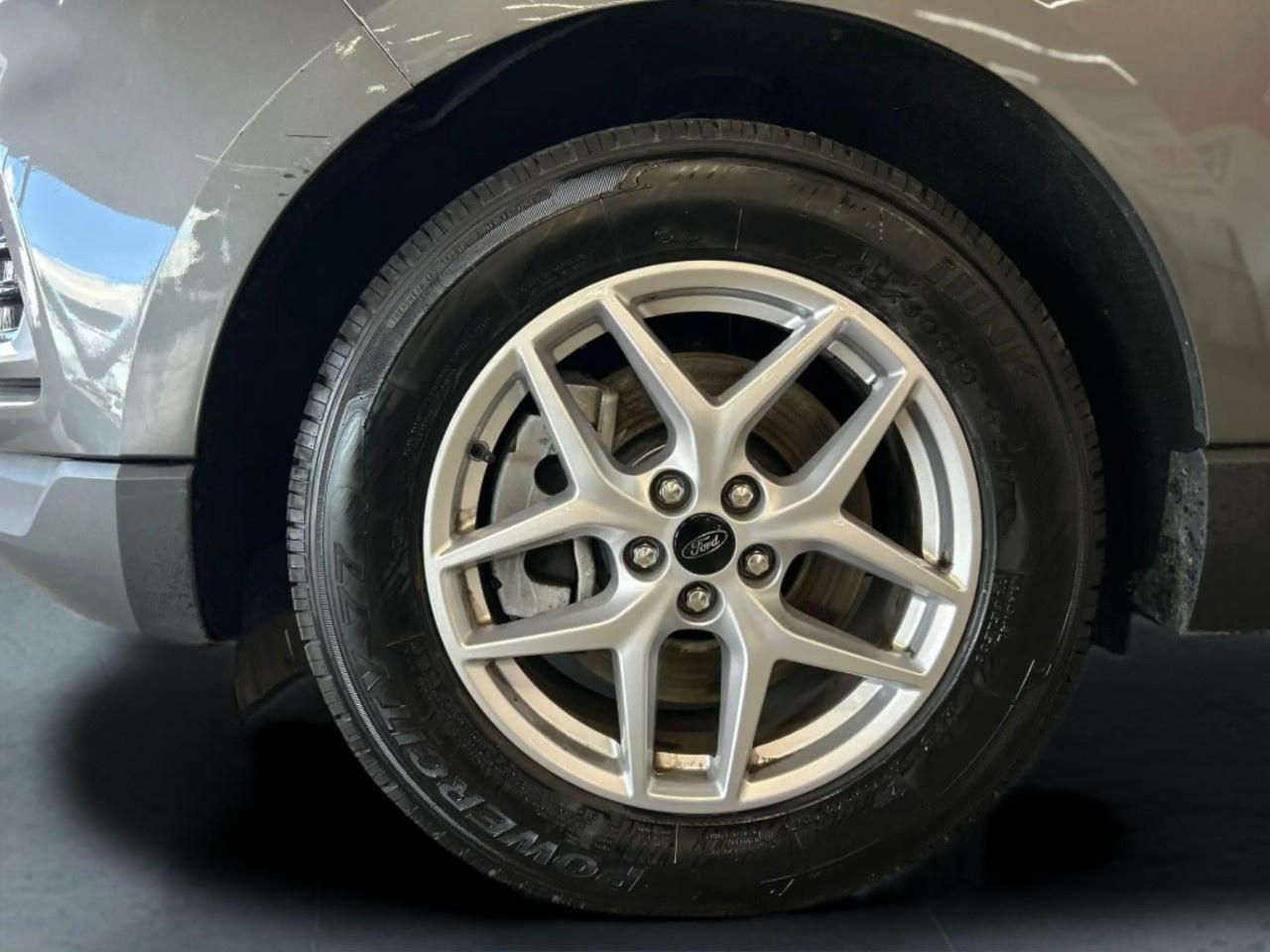 2023 Ford Edge SEL Photo