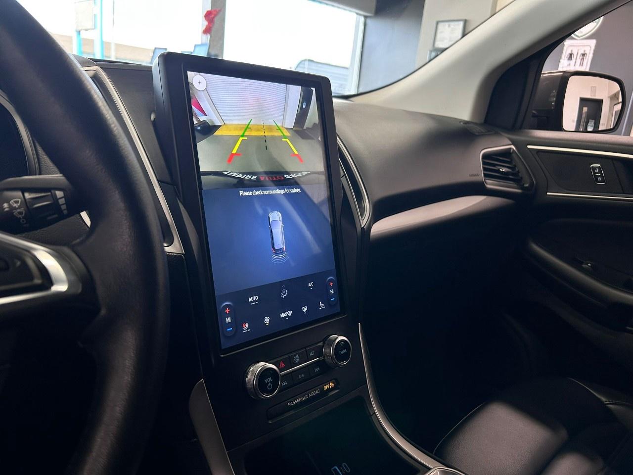 2023 Ford Edge SEL Photo