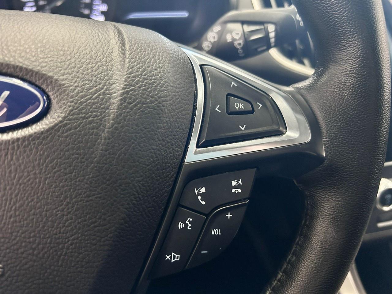 2023 Ford Edge SEL Photo