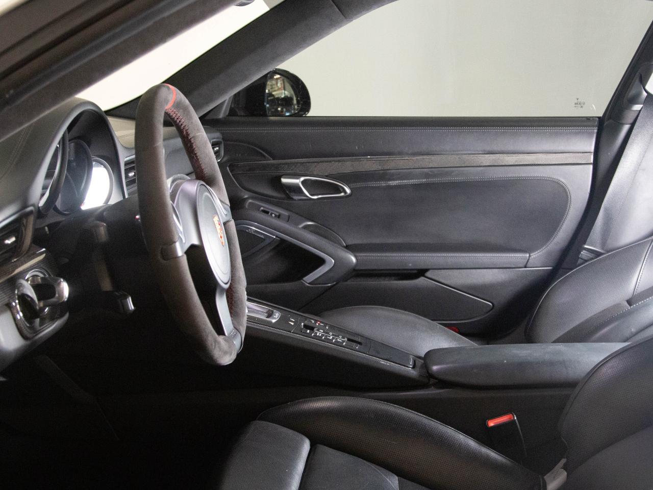 2014 Porsche 911 COUPE | TURBO S | 20"RIM | SUNROOF | NAV Photo