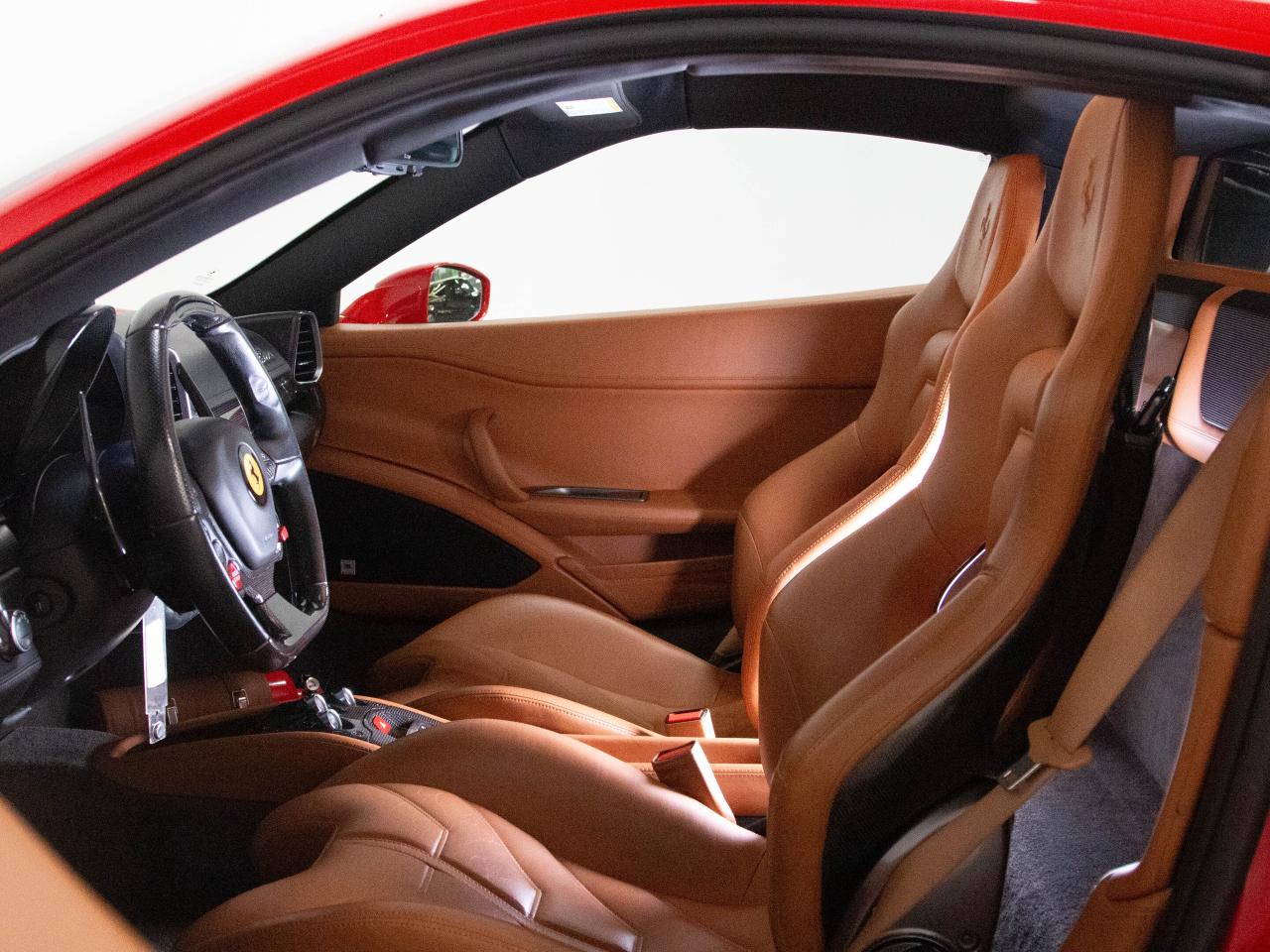 2010 Ferrari 458 ITALIA COUPE | 20"RIM | CARBON FIBRE PKG | BUCKET SEATS Photo