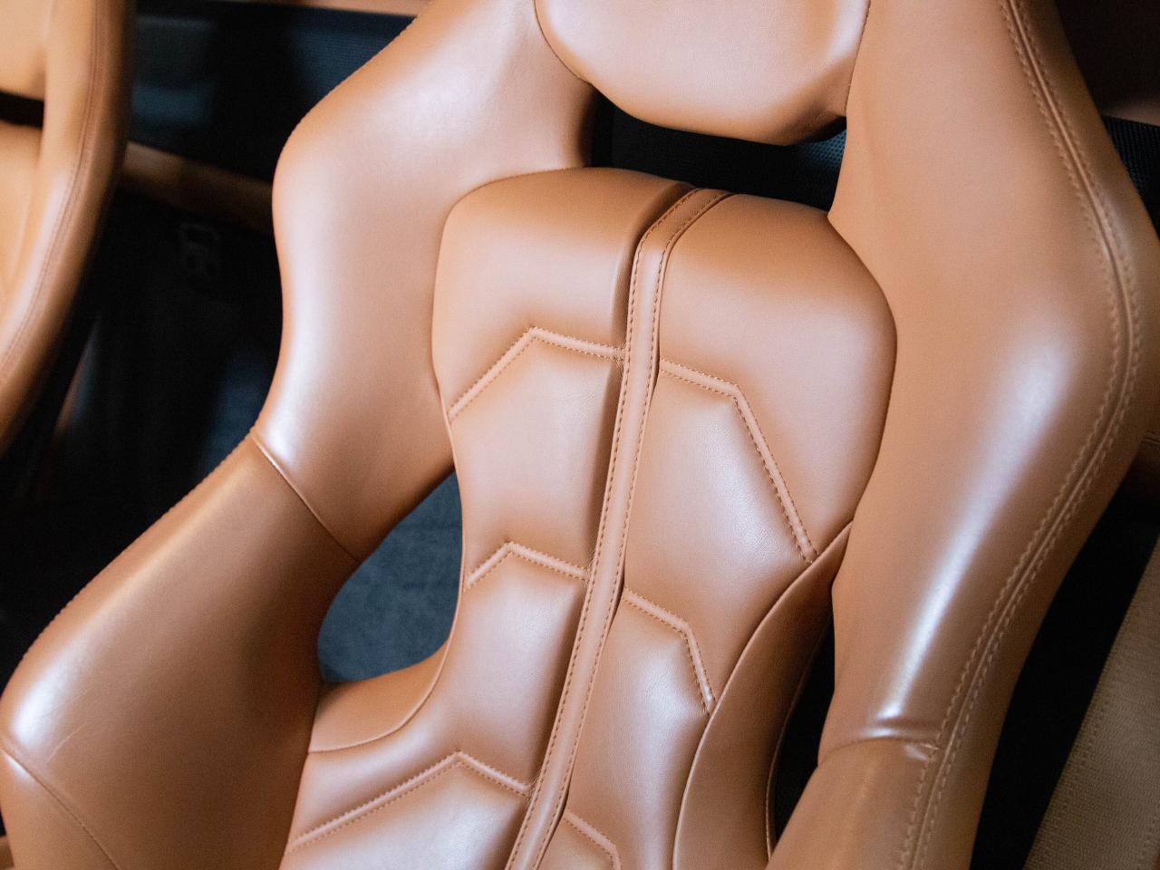 2010 Ferrari 458 ITALIA COUPE | 20"RIM | CARBON FIBRE PKG | BUCKET SEATS Photo