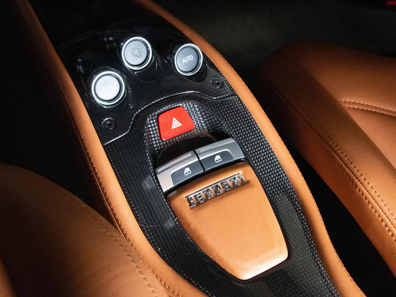 2010 Ferrari 458 ITALIA COUPE | 20"RIM | CARBON FIBRE PKG | BUCKET SEATS Photo