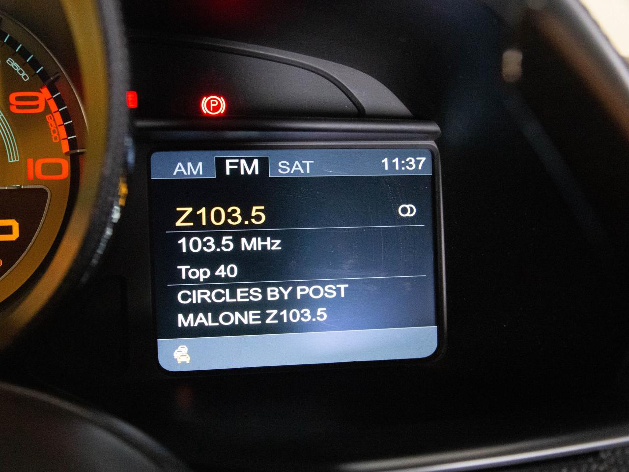 2010 Ferrari 458 ITALIA COUPE | 20"RIM | CARBON FIBRE PKG | BUCKET SEATS Photo