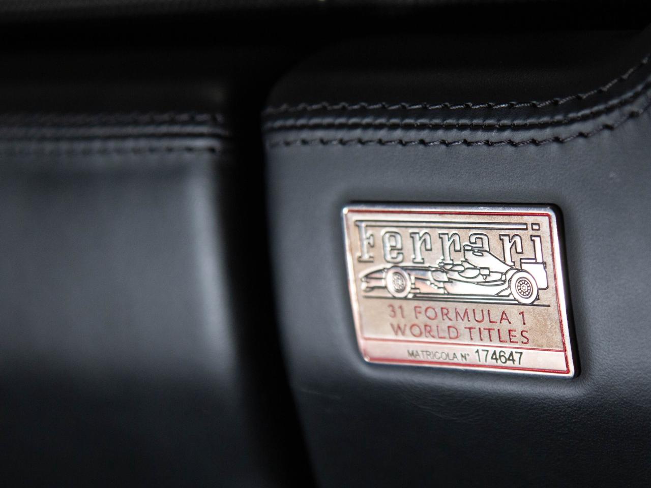 2010 Ferrari 458 ITALIA COUPE | 20"RIM | CARBON FIBRE PKG | BUCKET SEATS Photo