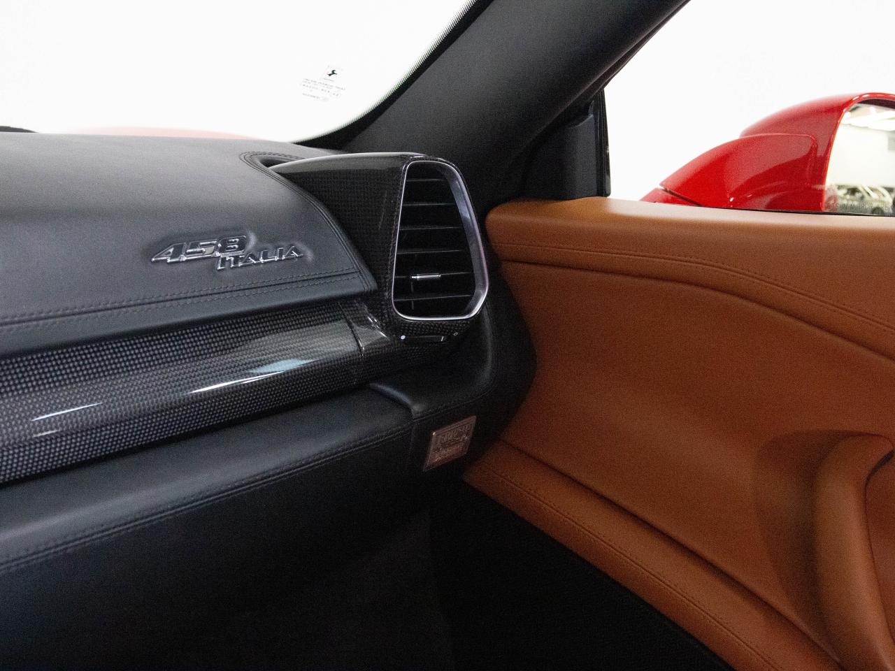 2010 Ferrari 458 ITALIA COUPE | 20"RIM | CARBON FIBRE PKG | BUCKET SEATS Photo