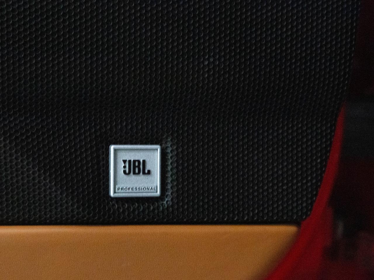 2010 Ferrari 458 ITALIA COUPE | 20"RIM | CARBON FIBRE PKG | BUCKET SEATS Photo