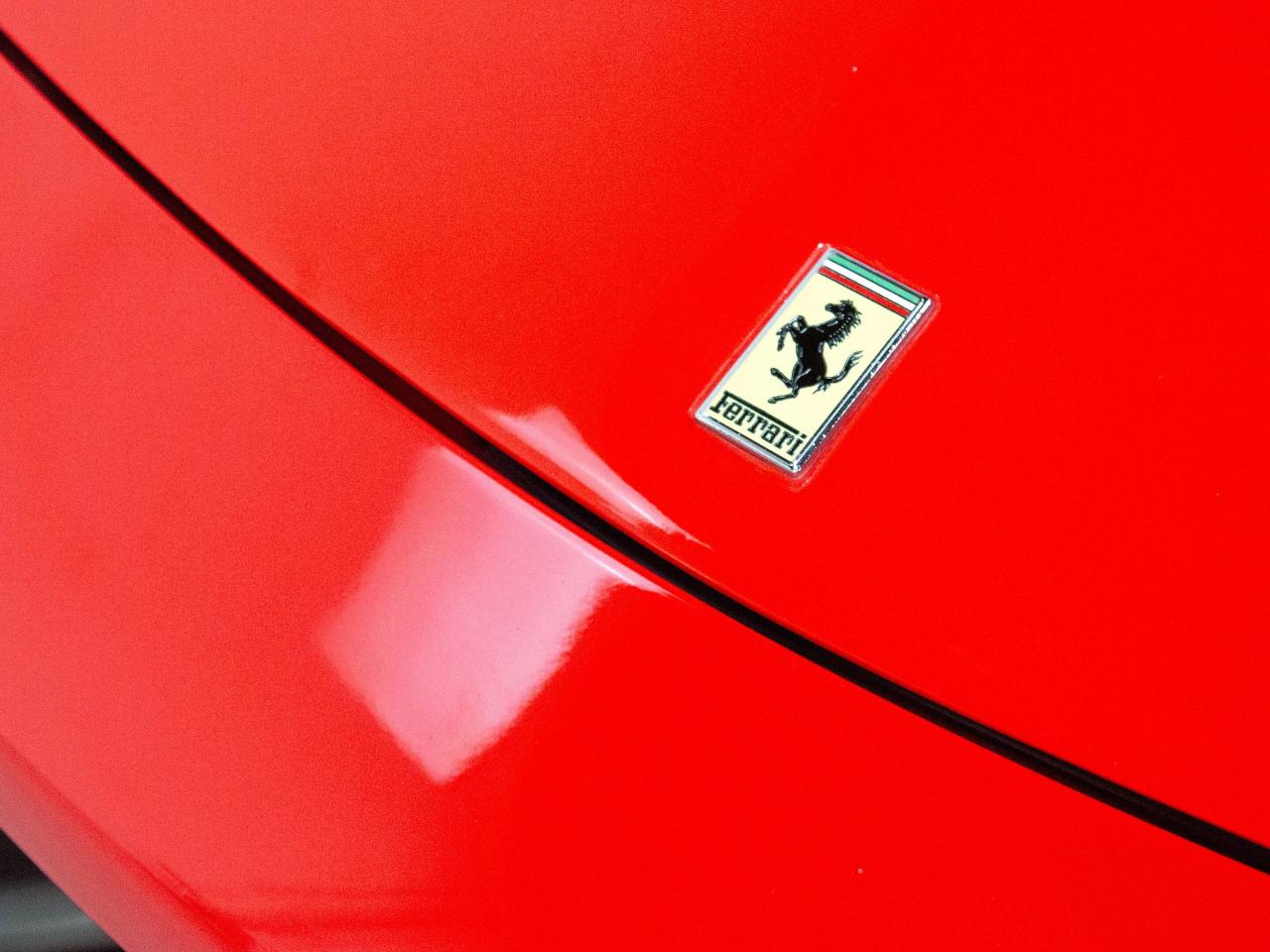 2010 Ferrari 458 ITALIA COUPE | 20"RIM | CARBON FIBRE PKG | BUCKET SEATS Photo