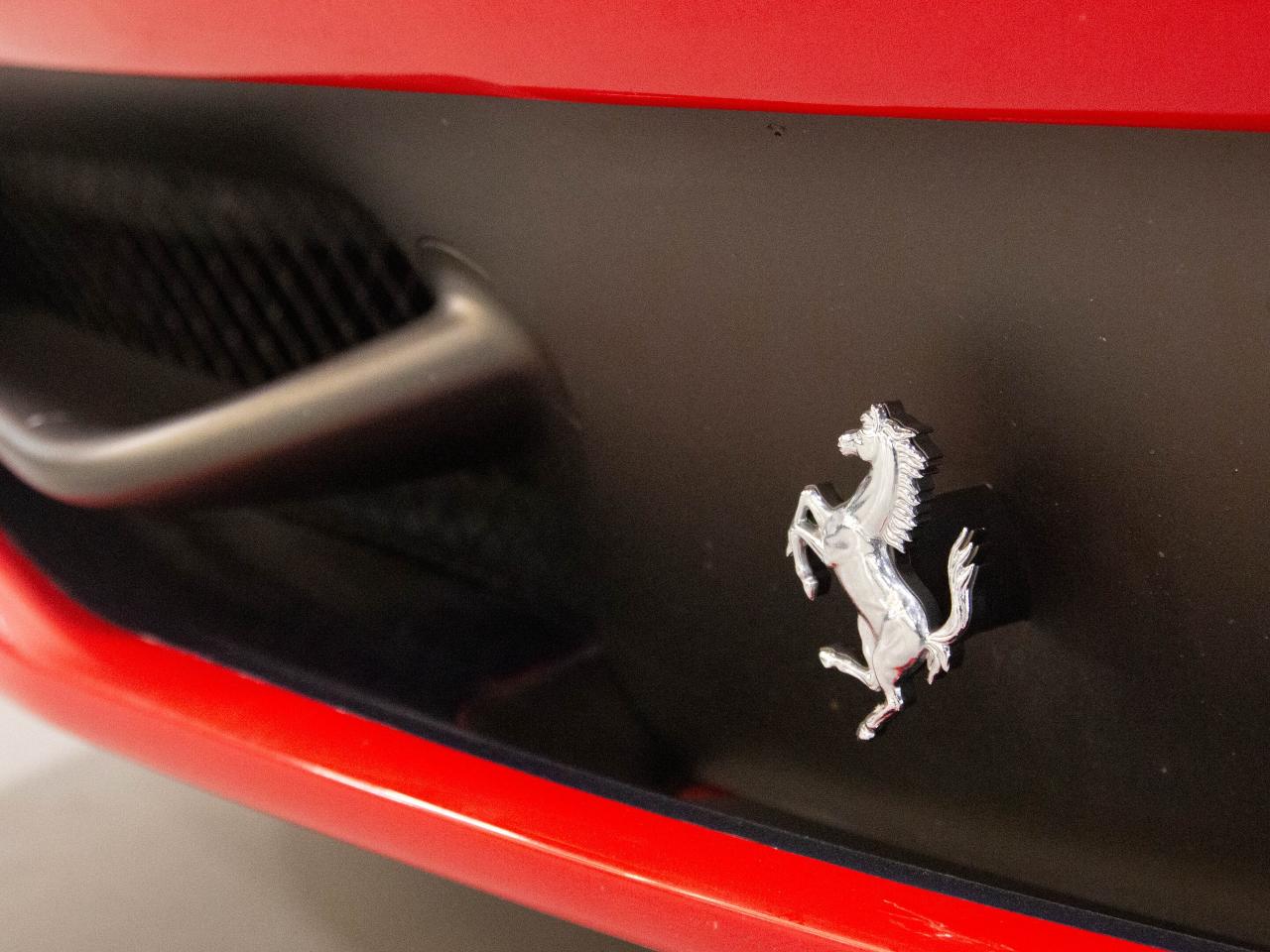 2010 Ferrari 458 ITALIA COUPE | 20"RIM | CARBON FIBRE PKG | BUCKET SEATS Photo