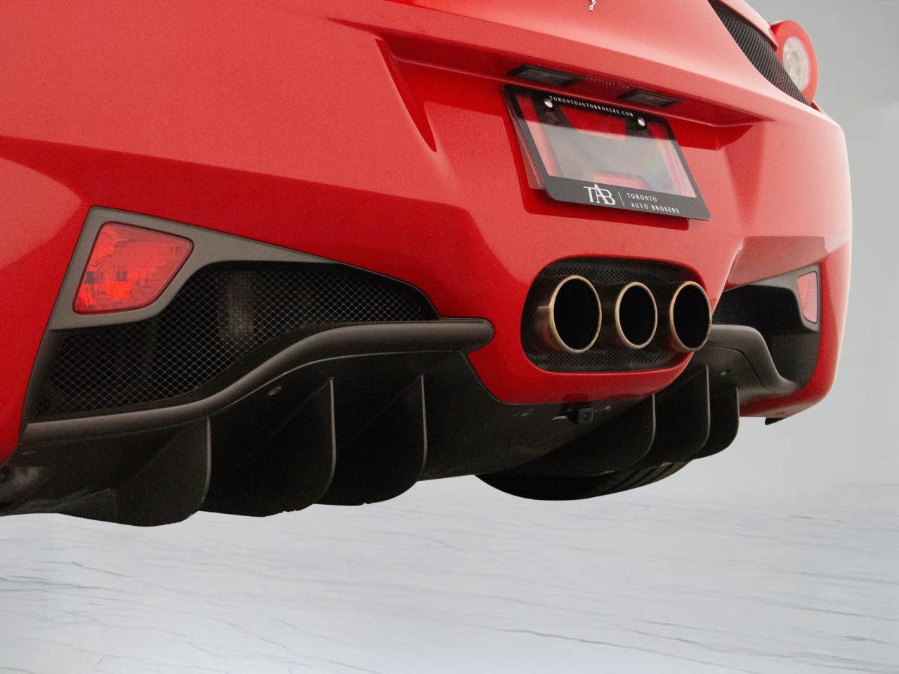 2010 Ferrari 458 ITALIA COUPE | 20"RIM | CARBON FIBRE PKG | BUCKET SEATS Photo