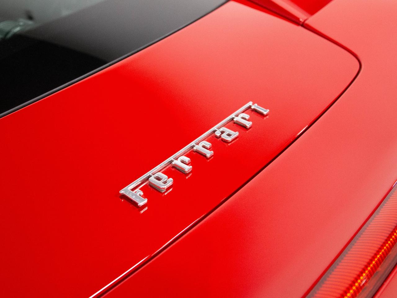 2010 Ferrari 458 ITALIA COUPE | 20"RIM | CARBON FIBRE PKG | BUCKET SEATS Photo