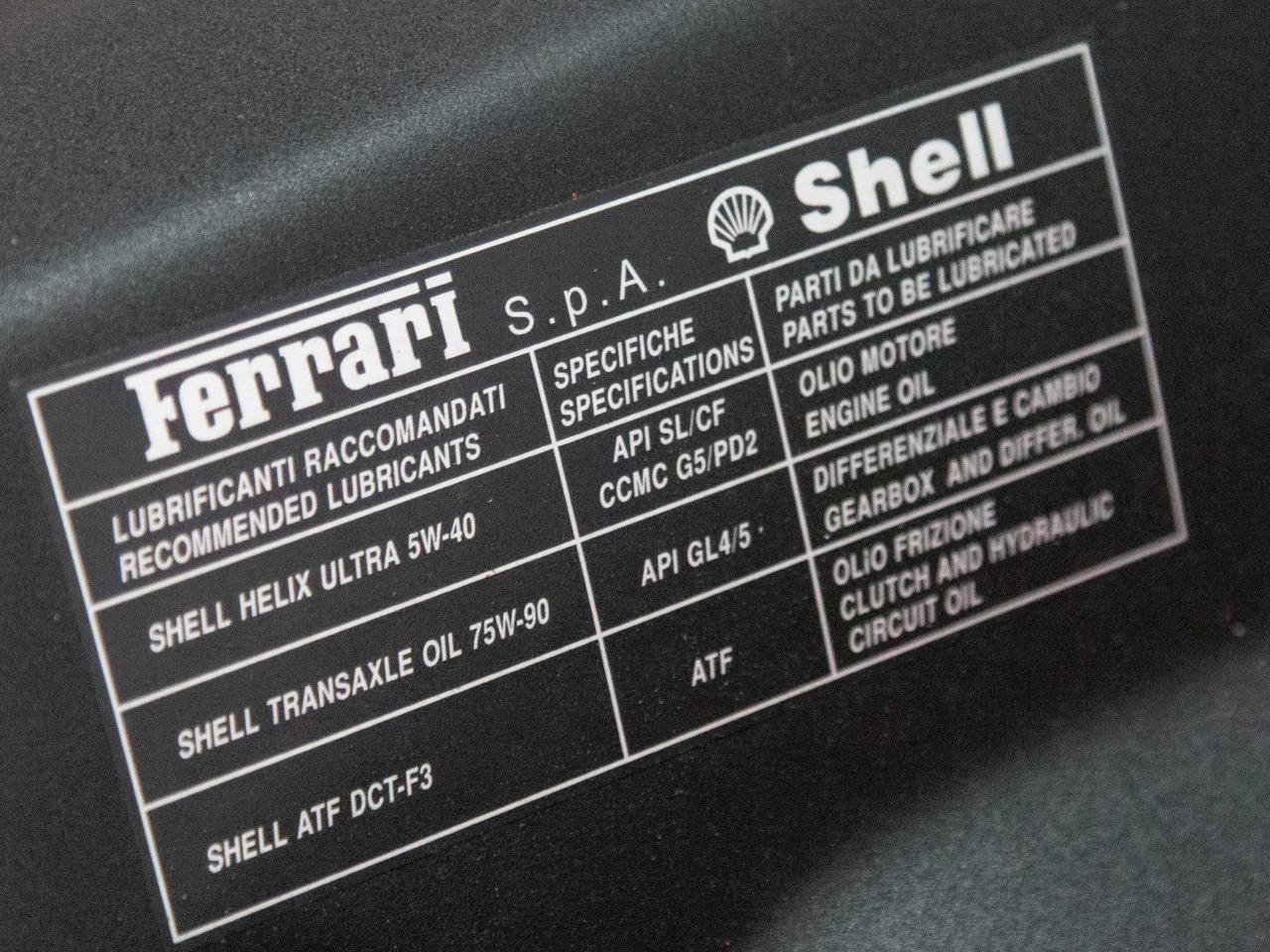 2010 Ferrari 458 ITALIA COUPE | 20"RIM | CARBON FIBRE PKG | BUCKET SEATS Photo