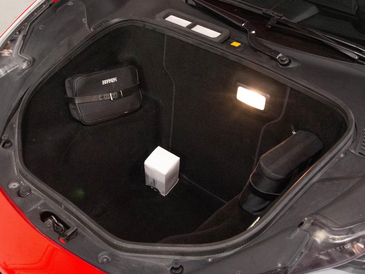 2010 Ferrari 458 ITALIA COUPE | 20"RIM | CARBON FIBRE PKG | BUCKET SEATS Photo