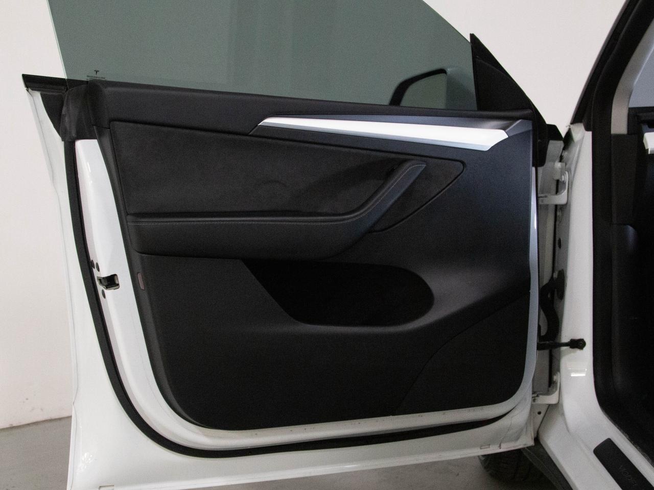 2022 Tesla Model Y LONG RANGE | FSD AUTOPILOT | 360 VIEW | 20"RIM Photo