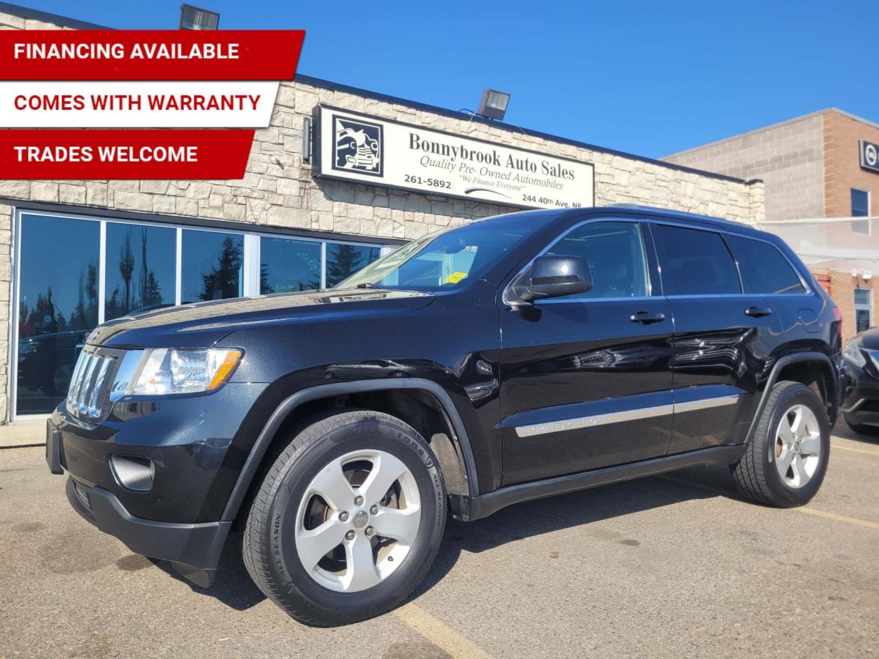 Used 2012 Jeep Grand Cherokee 4WD Laredo/LEATHER/SUNROOF/REARVIEW CAMERA for sale in Calgary, AB