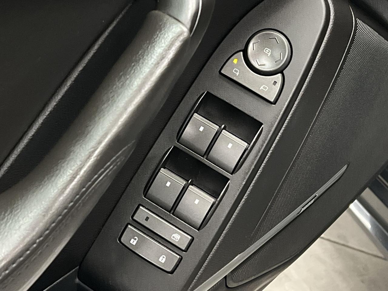 2010 Cadillac CTS AWD | SUPER LOW KMS | LEATHER | PANO ROOF | ALLOYS Photo