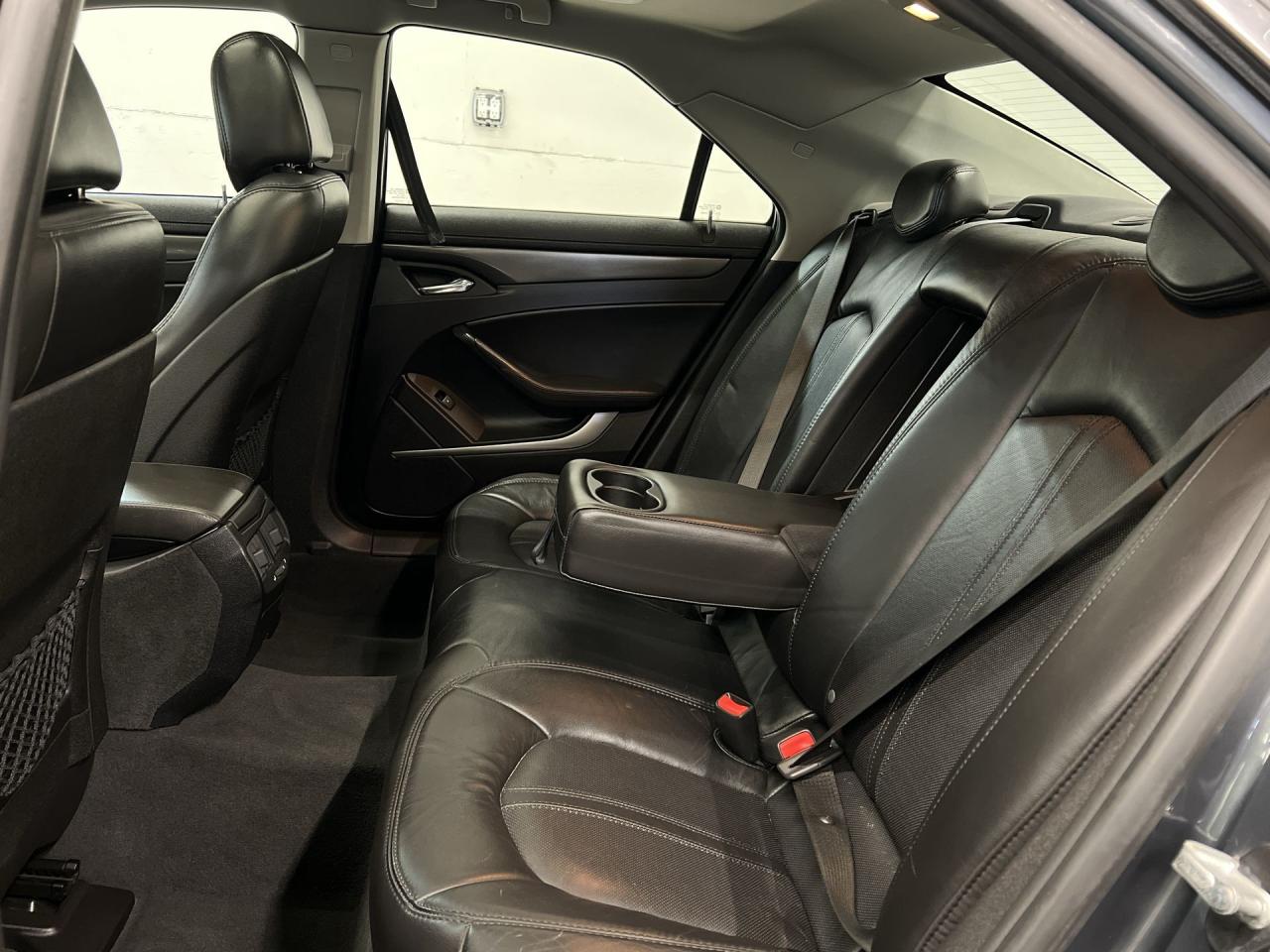 2010 Cadillac CTS AWD | SUPER LOW KMS | LEATHER | PANO ROOF | ALLOYS Photo