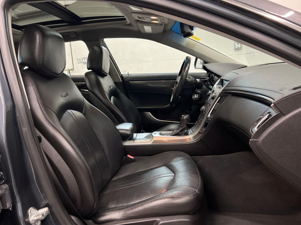 2010 Cadillac CTS AWD | SUPER LOW KMS | LEATHER | PANO ROOF | ALLOYS Photo