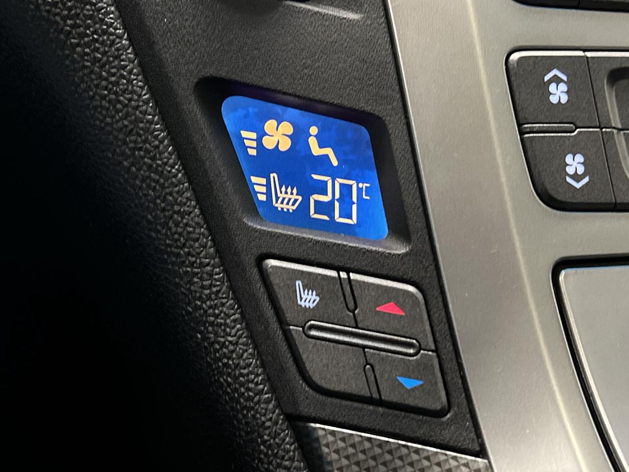 2010 Cadillac CTS AWD | SUPER LOW KMS | LEATHER | PANO ROOF | ALLOYS Photo