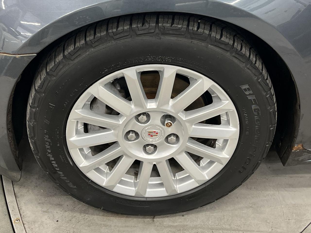 2010 Cadillac CTS AWD | SUPER LOW KMS | LEATHER | PANO ROOF | ALLOYS Photo