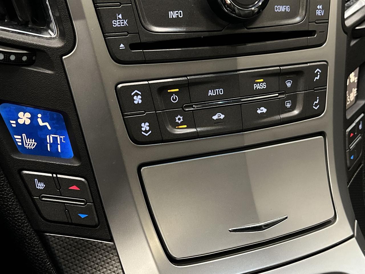 2010 Cadillac CTS AWD | SUPER LOW KMS | LEATHER | PANO ROOF | ALLOYS Photo