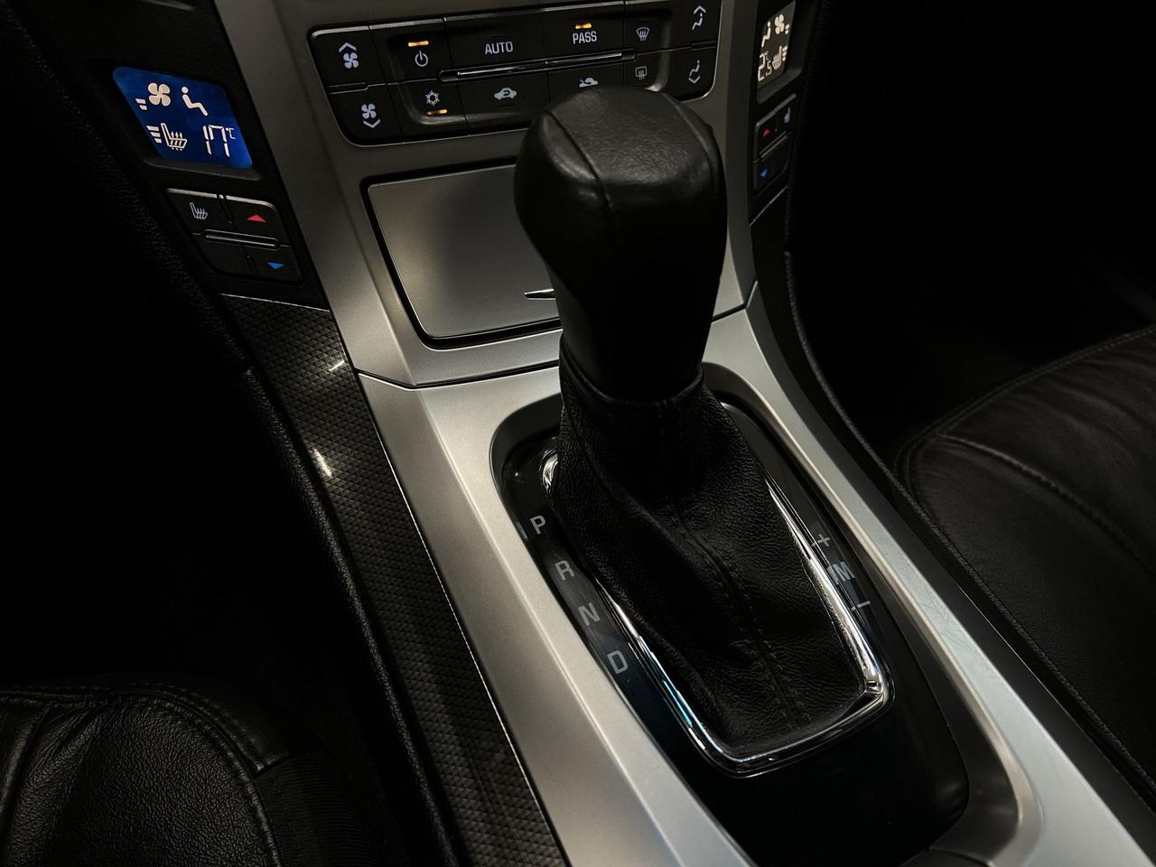 2010 Cadillac CTS AWD | SUPER LOW KMS | LEATHER | PANO ROOF | ALLOYS Photo