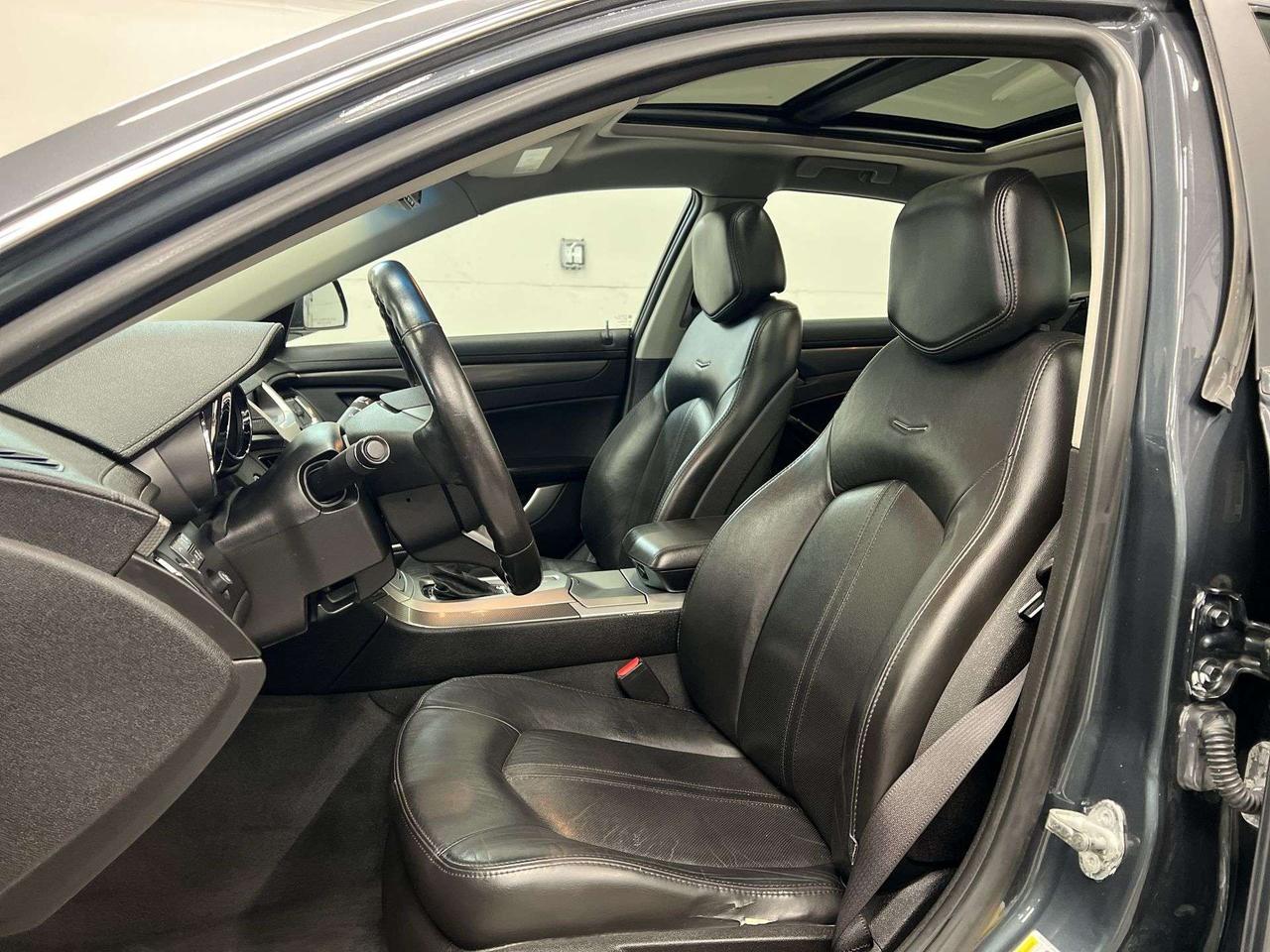 2010 Cadillac CTS AWD | SUPER LOW KMS | LEATHER | PANO ROOF | ALLOYS Photo
